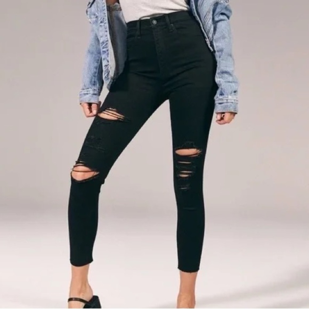 Abercrombie ultra high rise super skinny Black Distressed jeans